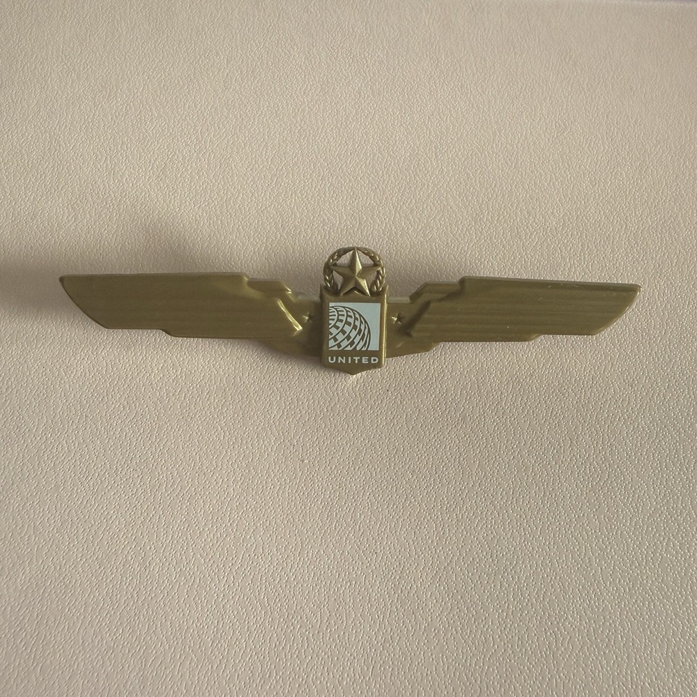 United Airlines Vintage Childrens Plastic Wings Toy Pilots Wings Pin Back